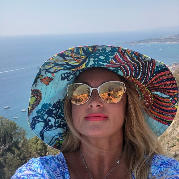 Meet your Posher, Victoria - Picture 1 of 1